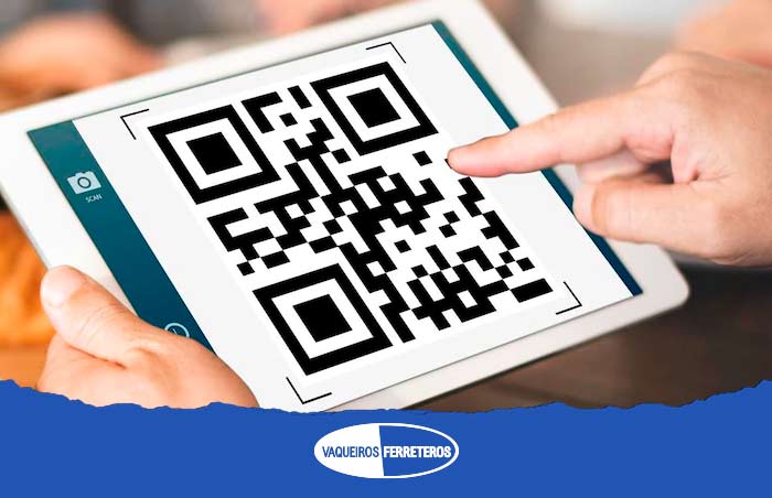 Código QR en tableta electrónica