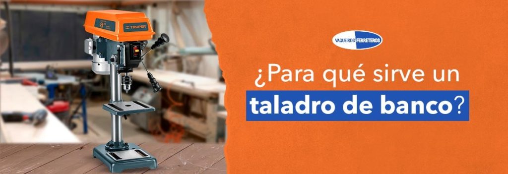 Taladro de banco en taller de carpintería