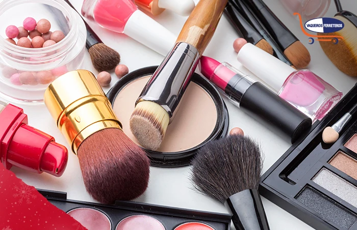 Cosméticos y accesorios de maquillaje