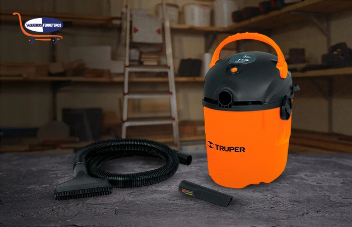 Aspiradora naranja y negra, marca Truper