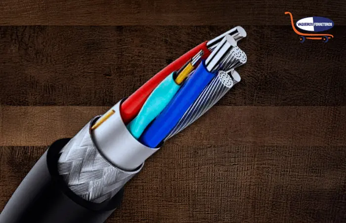 Cable con una armadura protectora adicional que protege su núcleo