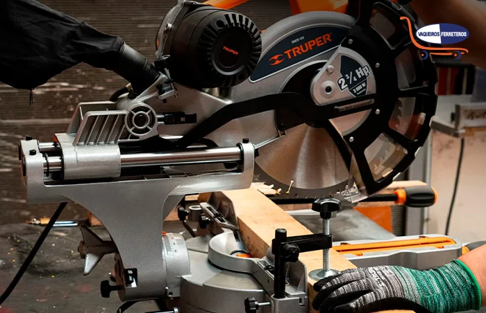 Modelo de herramienta para cortar